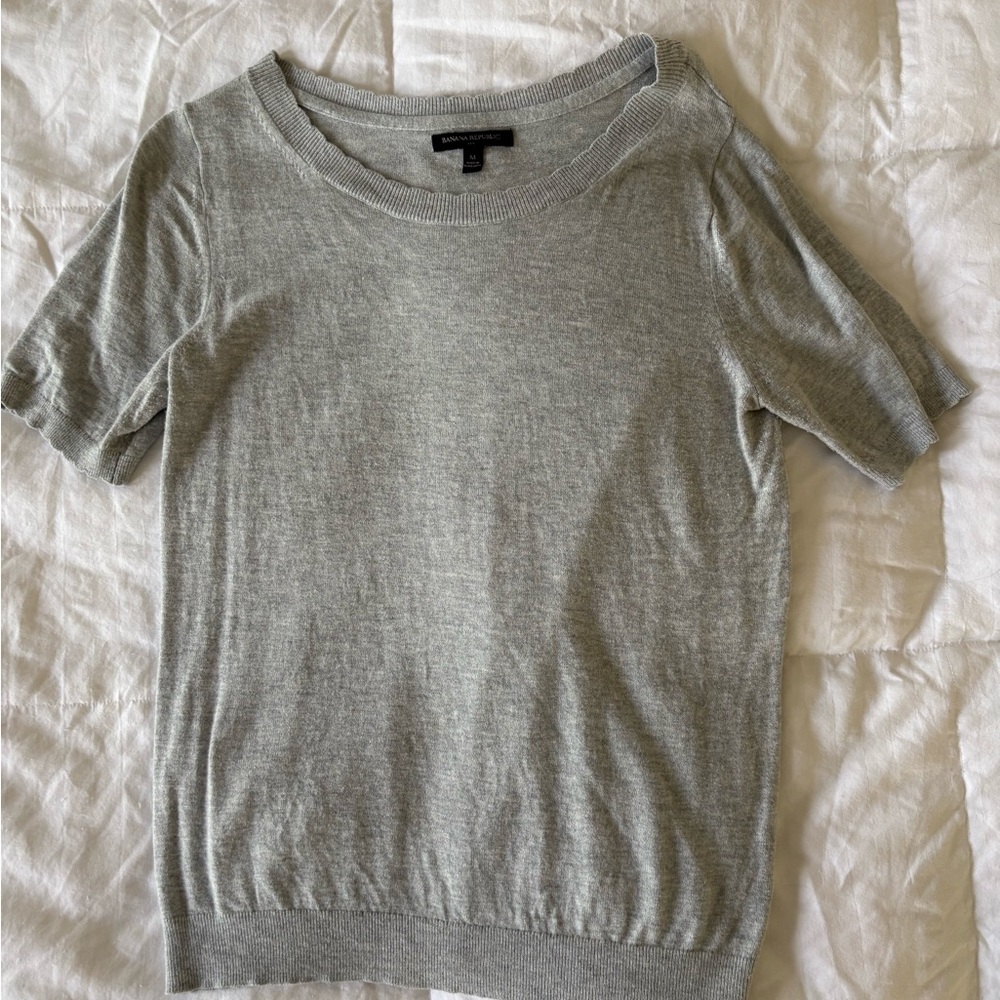 Banana Republic Gray Short Sleeve Sweater Size Medium